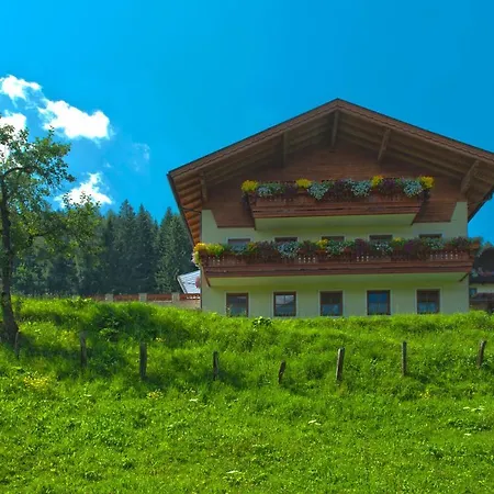 Hausebengut Farmház *